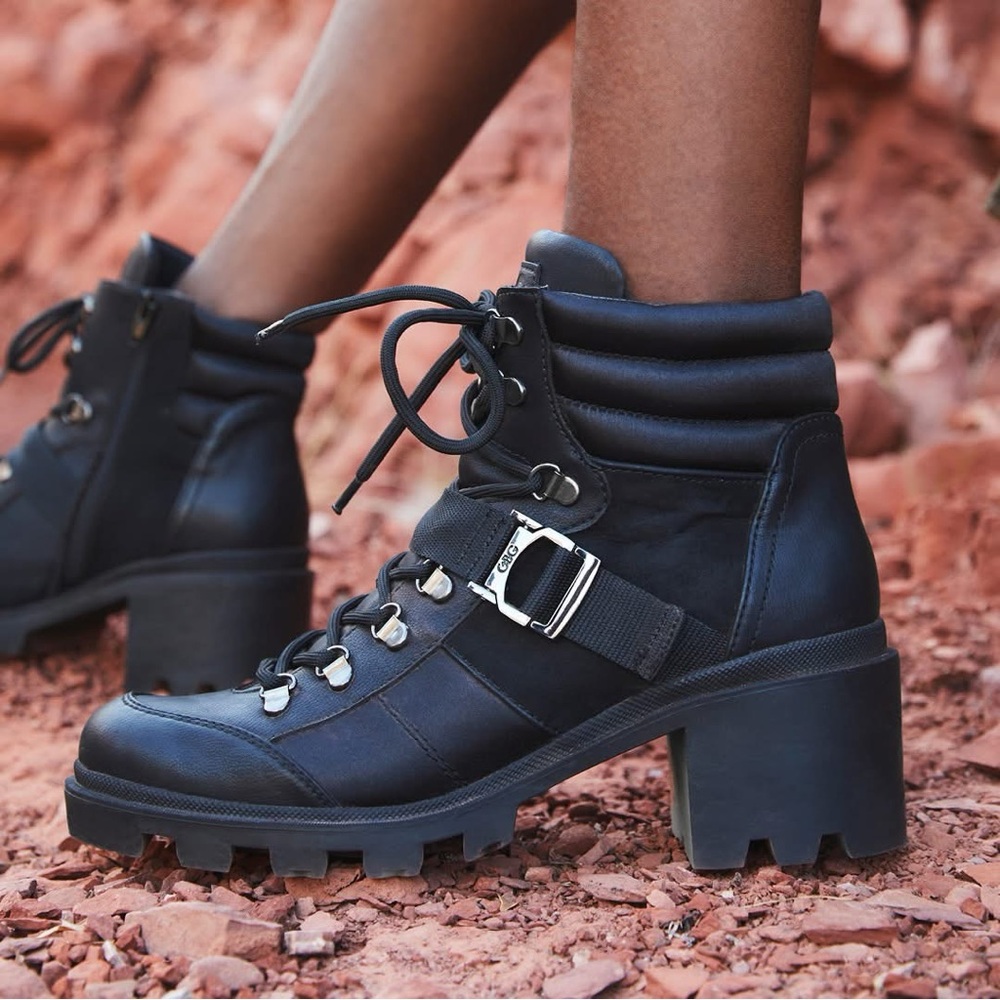 G by Guess "Rollin" Combat Booties w/block heel and strapping buckle size 7.5
